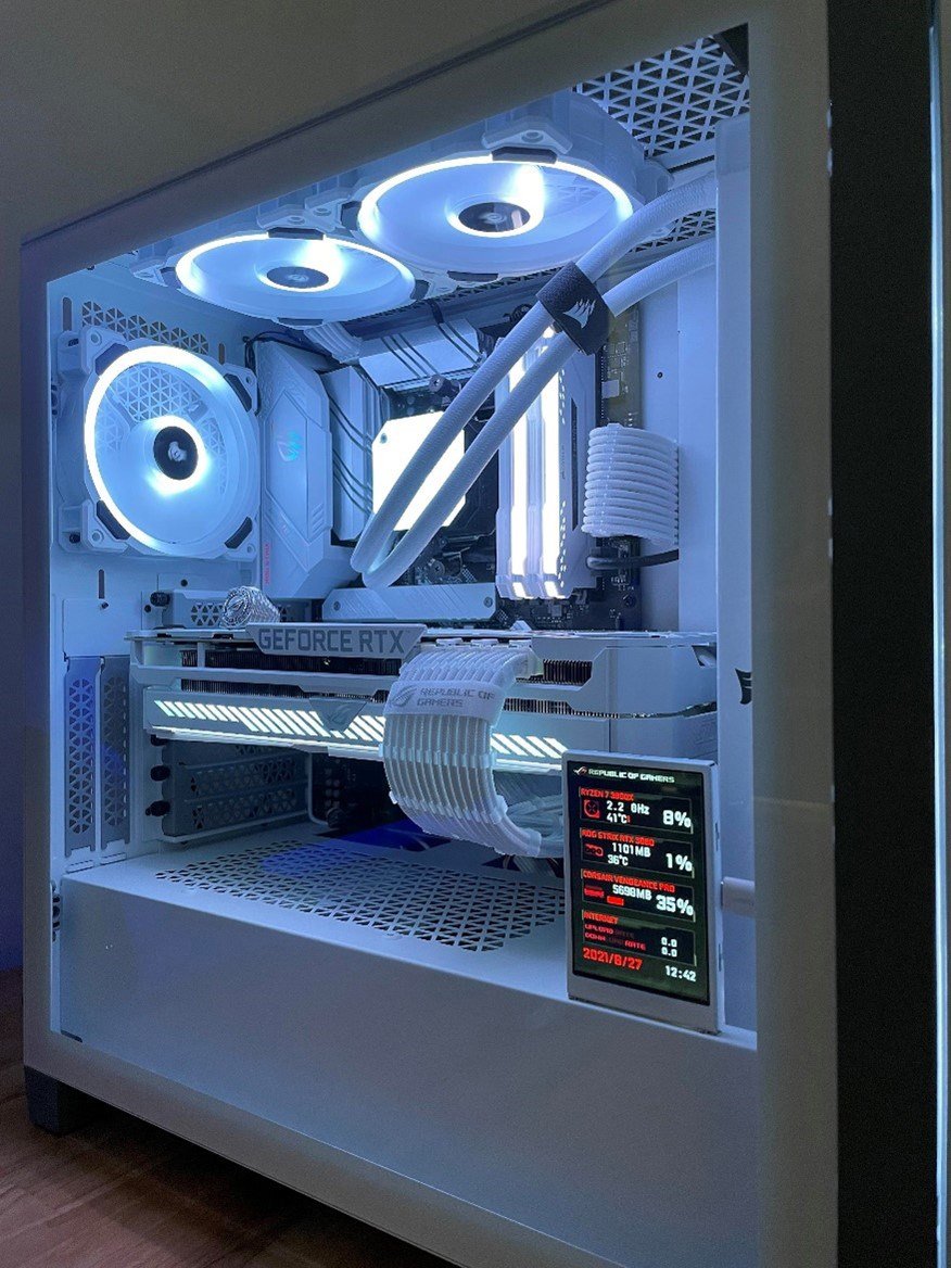 This is the cleanest white PC build and gaming setup ever