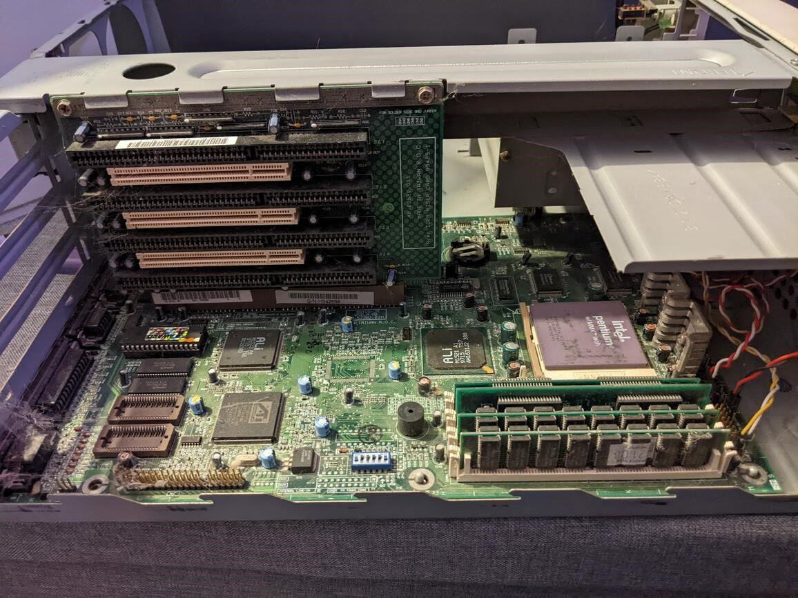 Pentium 1 166MHz PC