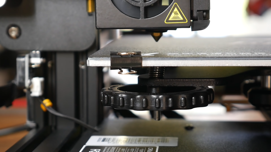Ensure The Nozzle is Directly Above The Levelling Knob